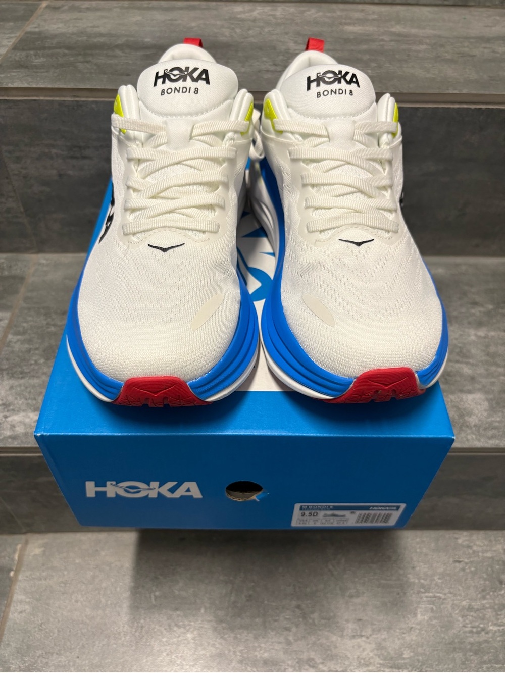 New In Box Mens HOKA Bondi 8. Size 9.5